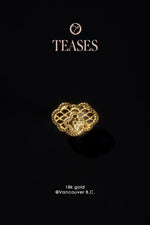 18K 골드로 제작된 Heiress Blessing 귀걸이, Quiet Fortune 컬렉션, 은은하게 눈부신 광채