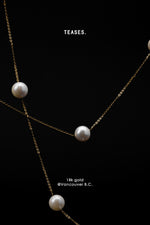 Convertible Small Bulb Necklace in 18K Gold with Akoya Pearls