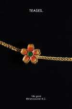 18K 골드 피치 블라썸 에나멜 브레이슬릿, 봄 컬렉션