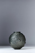 Formose Vase 1924 glass sculpture with fish and water motifs by René Lalique