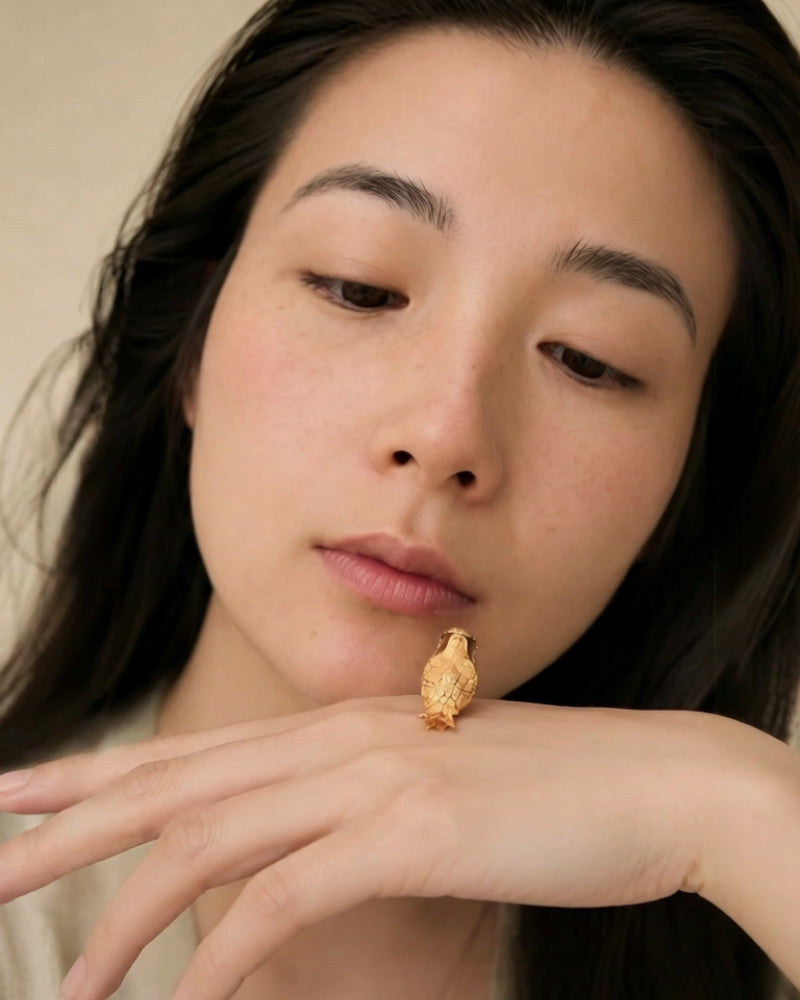 Golden Magpie Ring — 18K Solid Gold & Diamonds