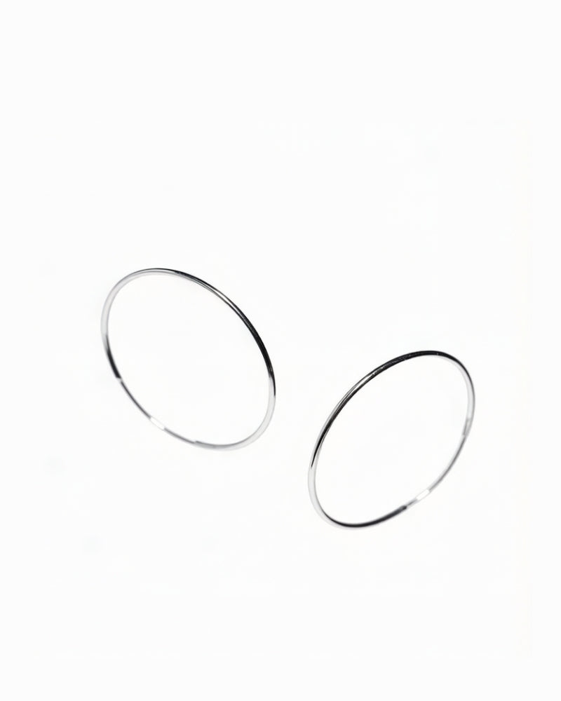 Solid 18K white gold hoop earrings from TEASES Ultra-Bright Series, sleek and lightweight design