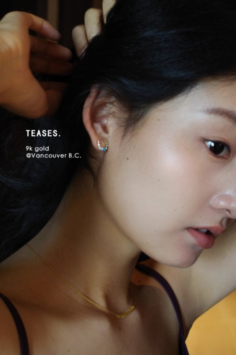 플래티넘 말굽 보석 스터드 | 9K 화이트 골드, 다이아몬드 &amp; 천연 터키석