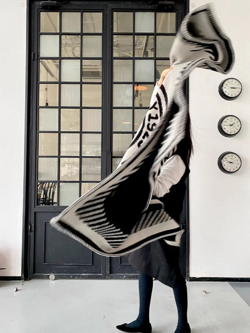CP021 - Wool & Cashmere Throw Blanket (Cashmere Natural & Charcoal Black)